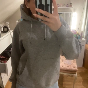 Hoodie  - Hoodie ifrån jack & Jones💕storlek s skulle jag tro