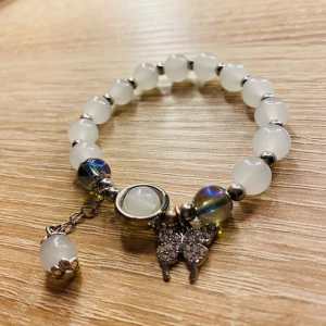 Armband  - Armband med massa fina detaljer på! Köpt ifrån shein. Fint skick