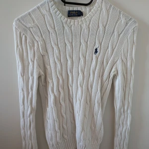 Ralph Lauren stickad  - Stickad tröja i mycket gott skick. 
