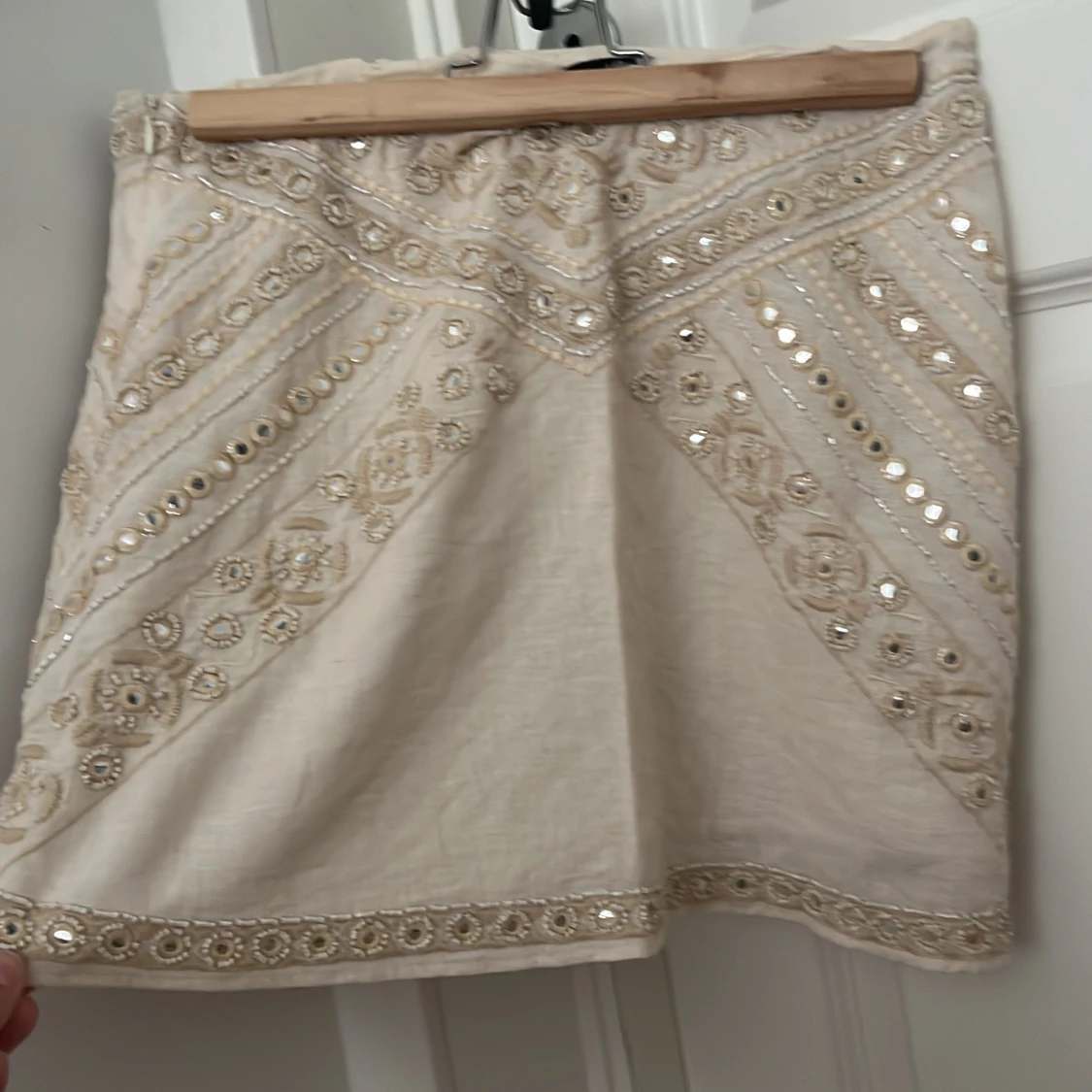 Detaljerad kjol  - 90