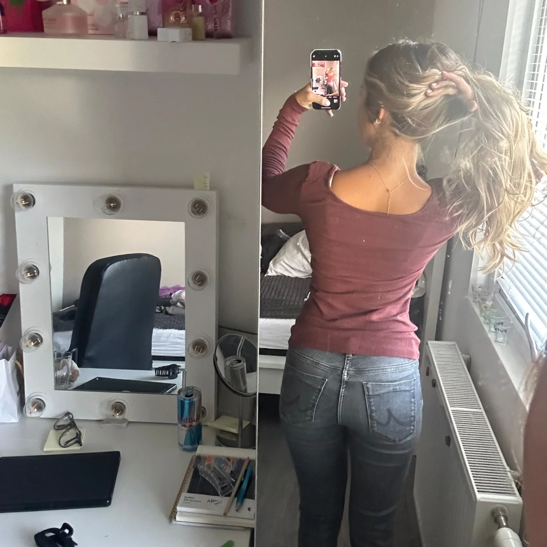 Söt topp med knappar  - 90