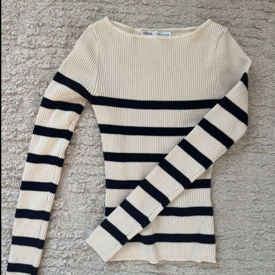 Randig ribbad tröja från Zara - 90