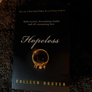 Hopeless by colleen hoover - "Hopeless" av Colleen Hoover är en gripande berättelse om kärlek och att övervinna det förflutna. Säljer boken för 80 kr. Perfekt för dig som älskar starka känslor! Nyskick!!!