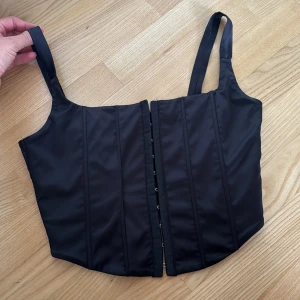 Korsett topp - Från Gina storlek S