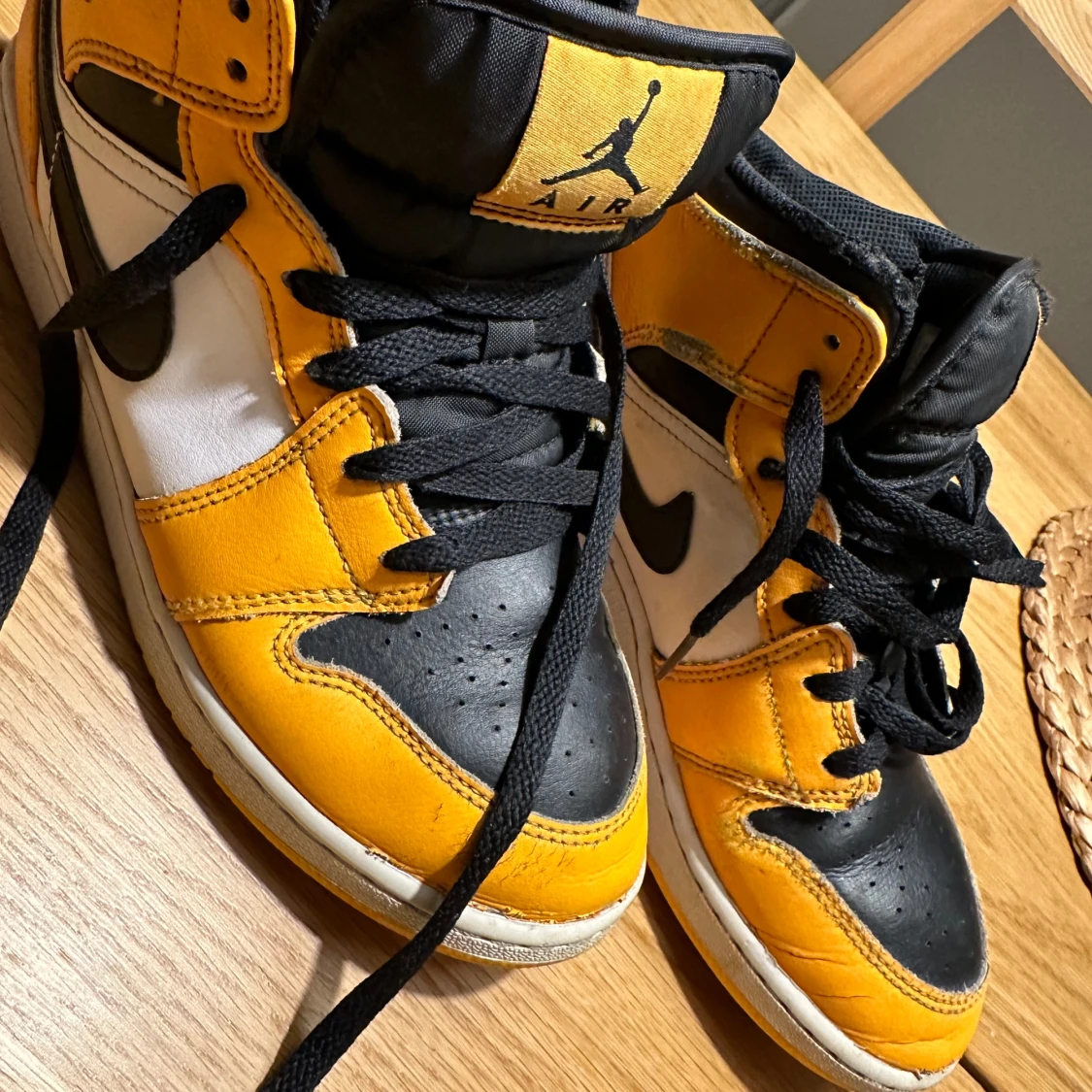 Air Jordan 1 Mid - 90