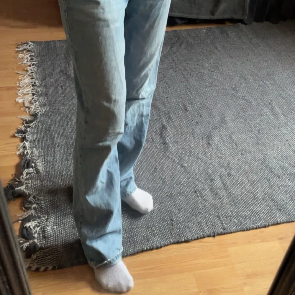 säljer dessa jeans då dom är för stora . Jeans & Byxor.