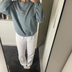 Tröja från monki - Skön tröja från monki. Superfin färg och perfekt för hösten och vintern.💕