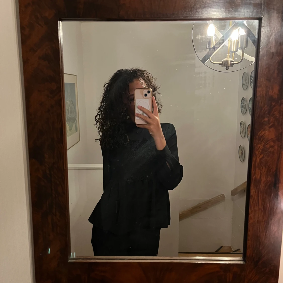 Svart blouse med dekoration - 92