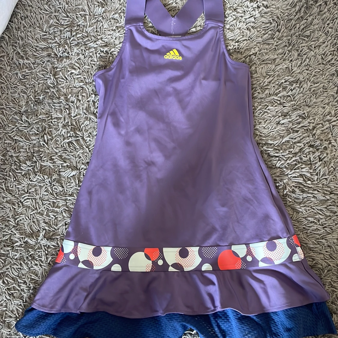 Lila tennisklänning 