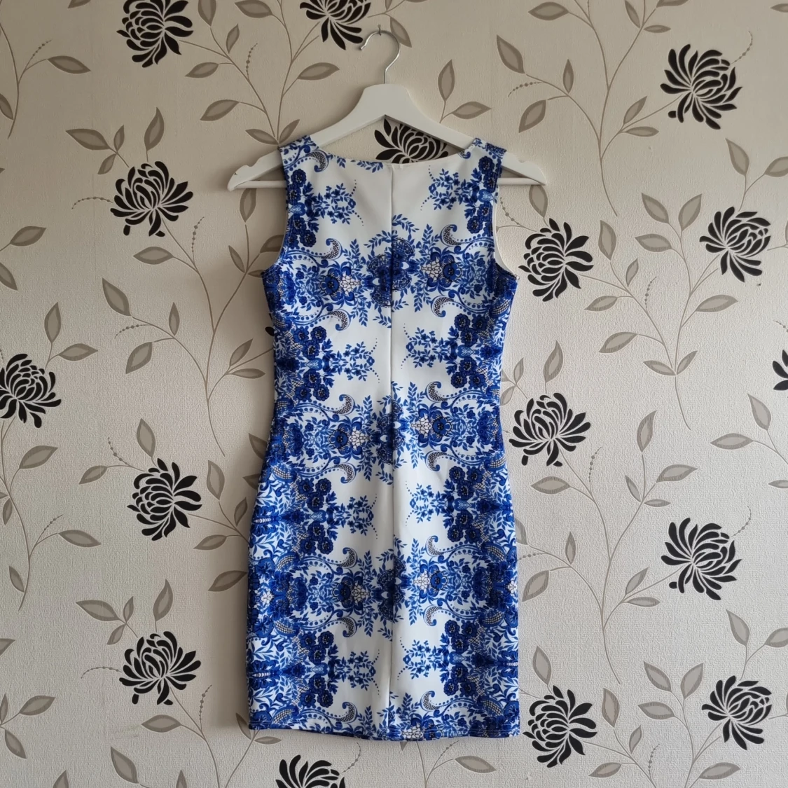 Vit och blå klänning från NLY One - 91