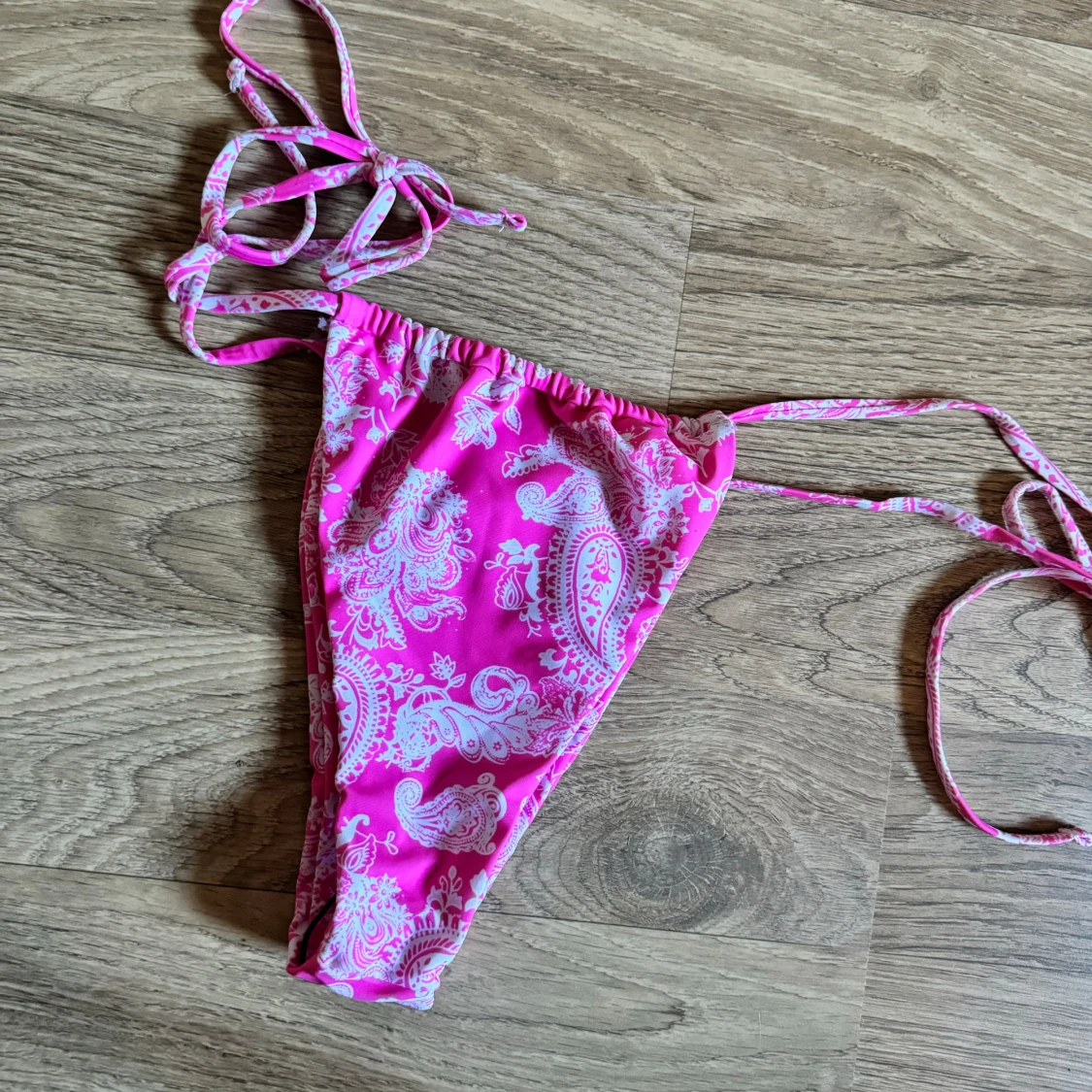 Rosa bikiniunderdel från SHH - 92