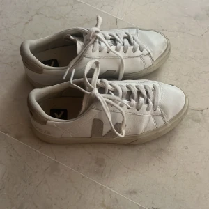 Veja sneakers - Säljer dessa!  Strl 38 
