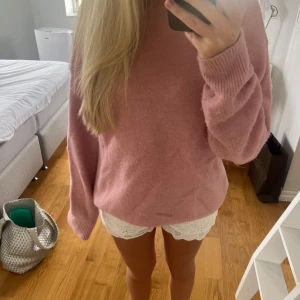 Rosa stickad tröja - Rosa stickad tröja från zara🩷 på sista bilden ser man färgen bättre🩷