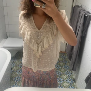 Blus - Blus  Beige Ej använd 