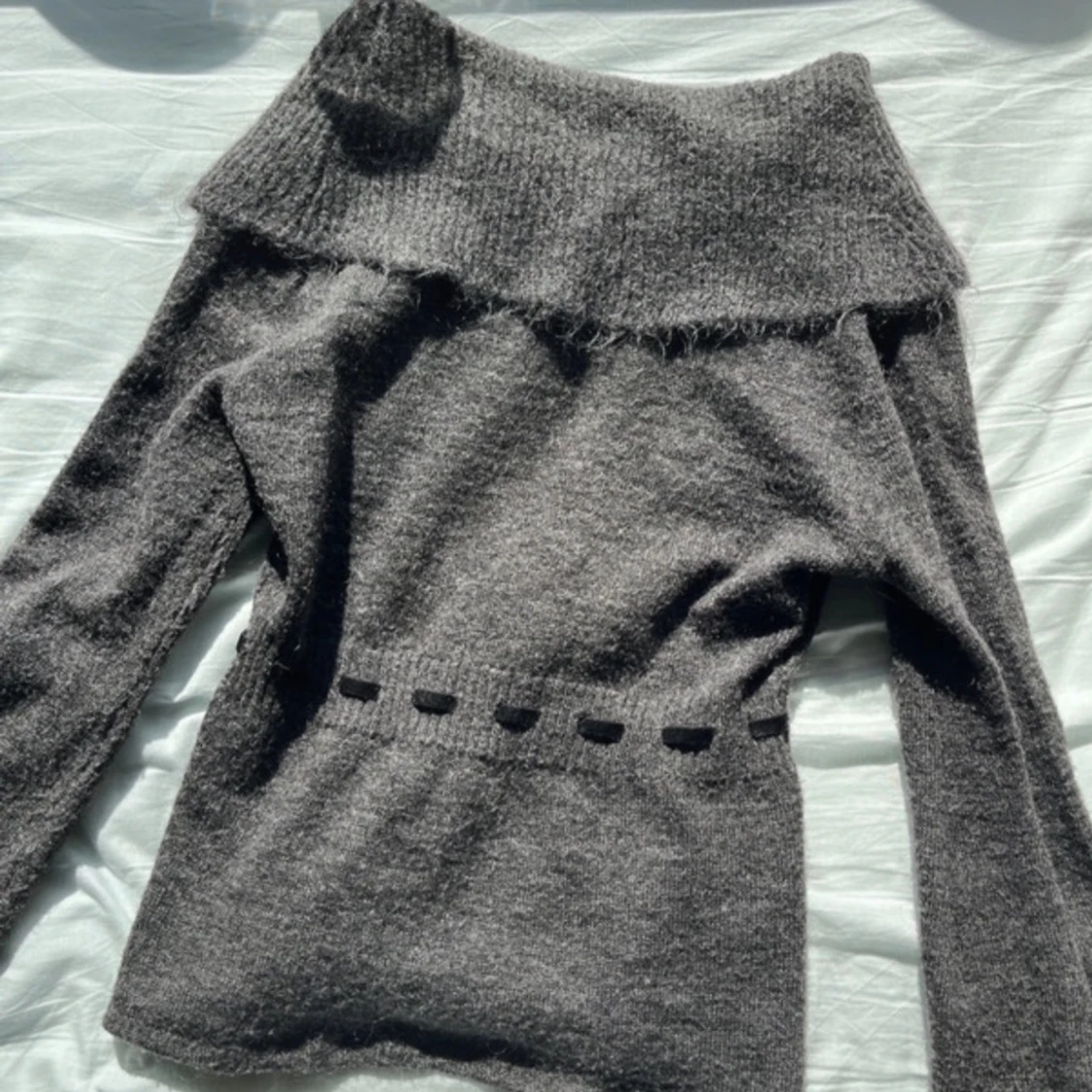 Stickad off shoulder tröja - 92