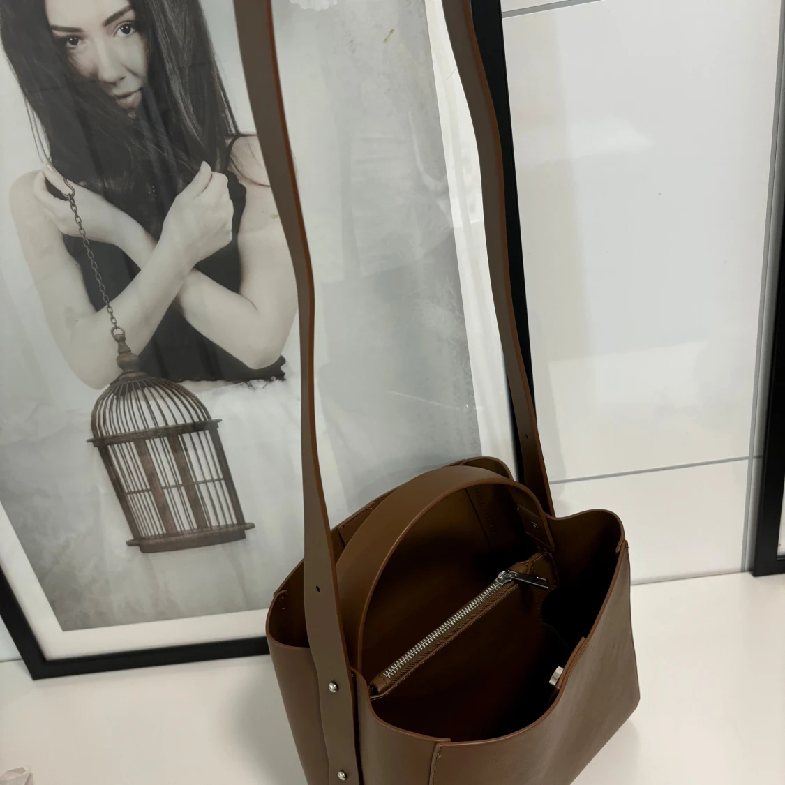 Brun nu väska från ginatricot - 91