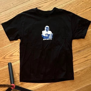 polar tee - polar t short som är för liten flr mig