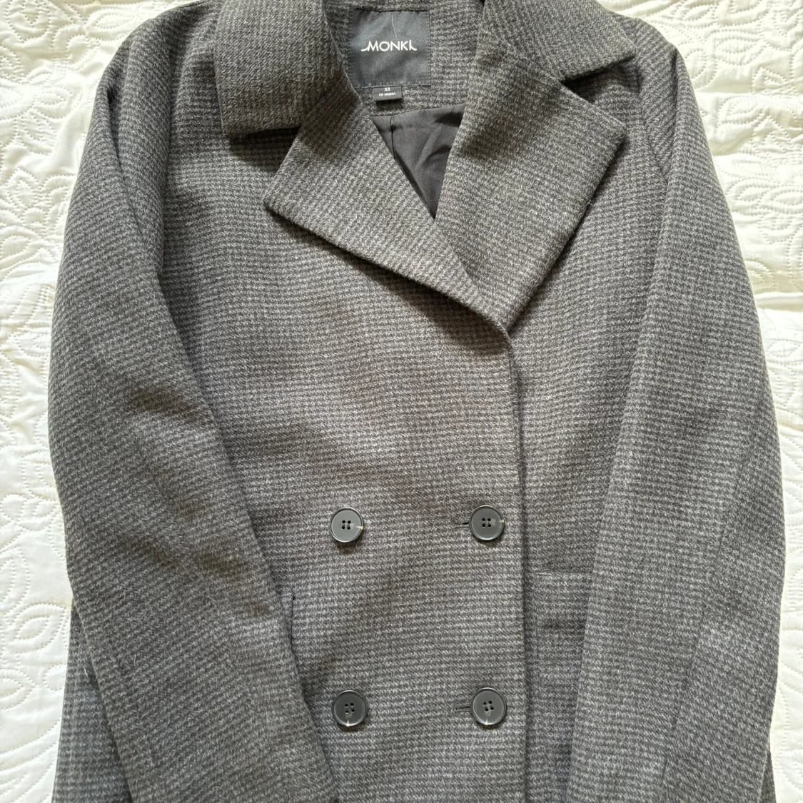Grå kappa från Monki