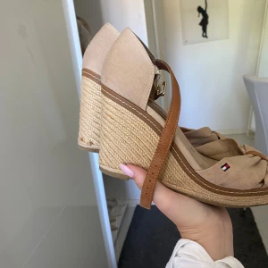 Tommy Hilfiger klackar  - Använda en gång 