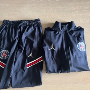 Psg dress med dragkedja  - Psg dress med byxor och ziptröja