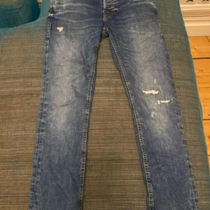 Jack jones jeans blå  - Jack jones jeans blå, har inte använt mycket 