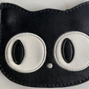 Kattplånbok - Gullig kattplånbok! Kan mötas upp i Stockholm eller skicka om betalningen sker med swish:)