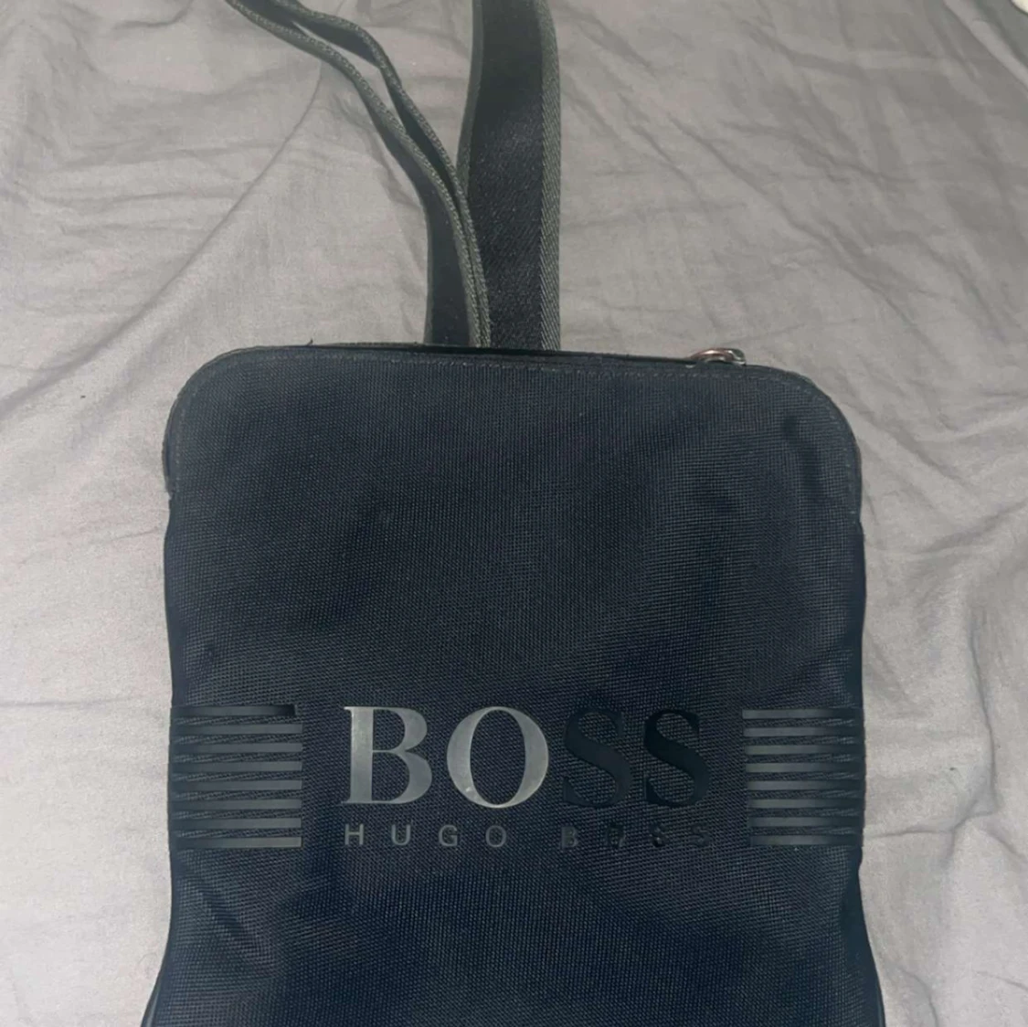 Hugo Boss väska