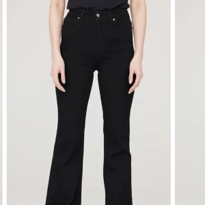 Curve bootcut jeans - Jeans från Cubus, curve bootcut i storlek M/32🌸