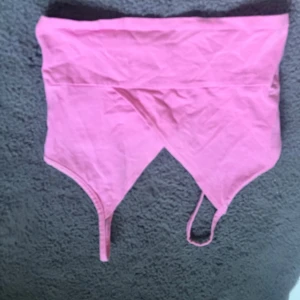 Jätte fint rosa linne - Jätte fint linne med stor v-ringning❣️