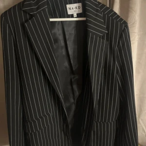 Randig kavaj  - Från nakd storlek 38