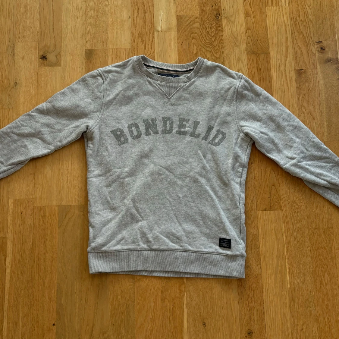 Grå Bondelid tröja 