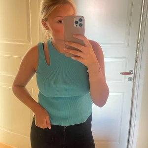 Linne  - Linne från BikBok i st M, köptes förra sommaren men knappt kommit till användning☺️