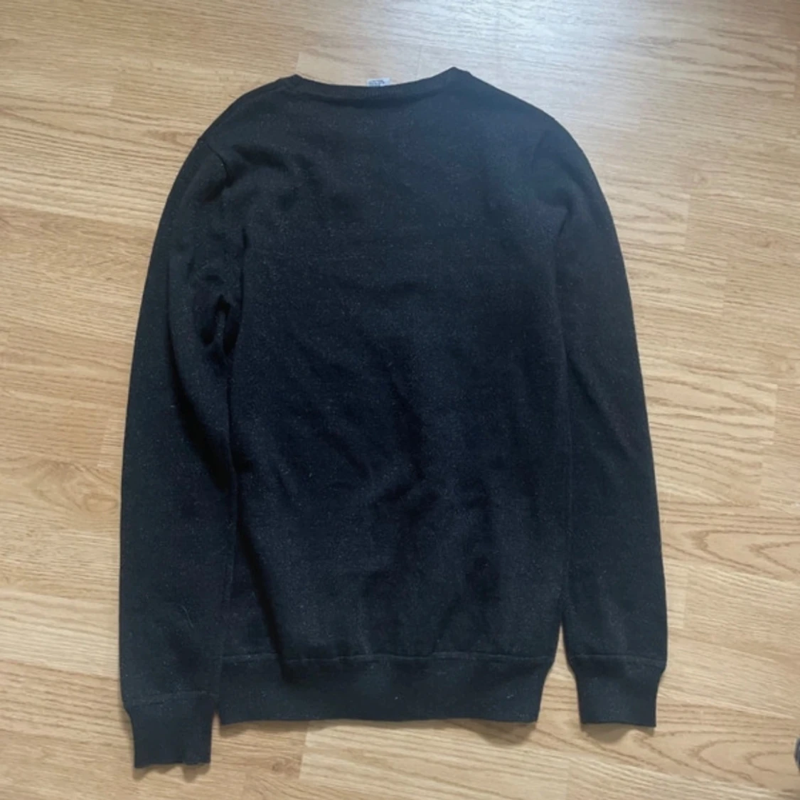 Stickad tröja med nitar  - 92