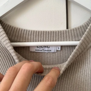 Stickad tröja ifrån Ljung helt ny - Stickad tröja ifrån Ljung helt ny stl L