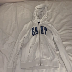 Gant hoodie med dragkedja och luva - Bra skick, andvänd få gånger.
