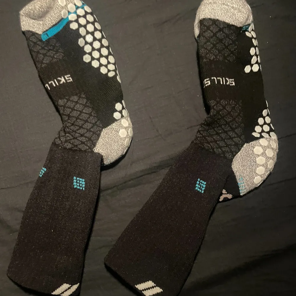 Helt oanvända skillsocks Pro 3 (svarta) köpta för 219kr . Övrigt.