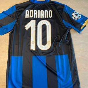 Adriano  - Adriano Inter 2010 