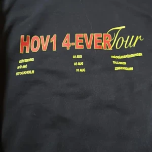 Söker Hov1 hoodie  - Jag söker den här hoodien och söker den i S eller mindre 