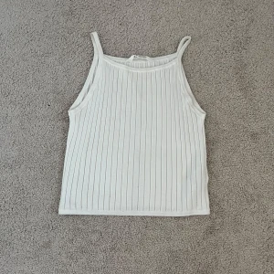 Vanligt vitt linne🤍 - Jätte fint vitt linne från hm. (Oanvänd)🌟