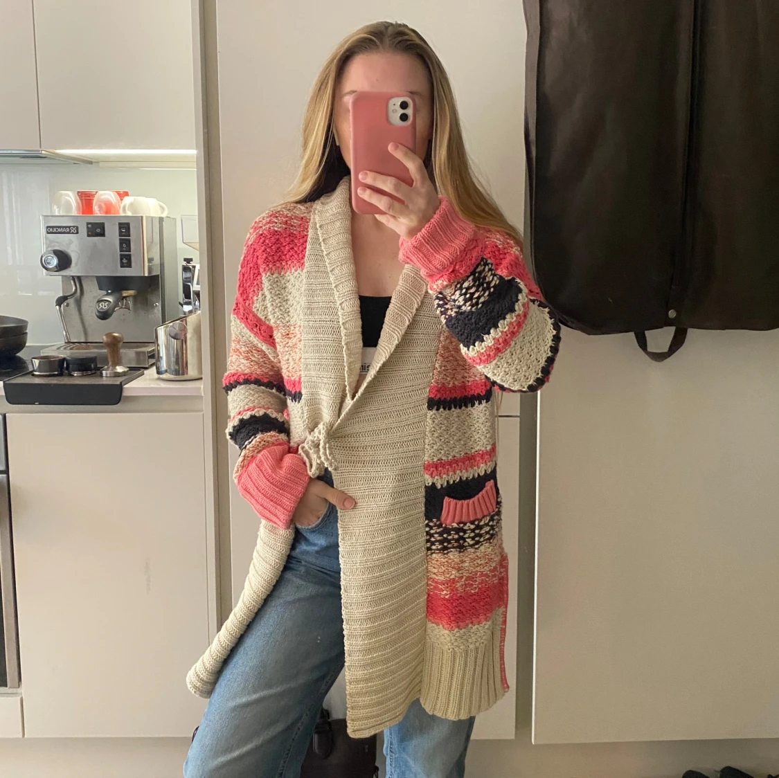 Stor stickad kofta från Odd Molly i fina färger 