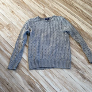 Polo Ralph lauren stickad tröja - Passar dem så är runt 175 cm Jag har växt ur den skriv om ni har frågor.