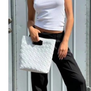 Väska - Super fin väska som är smidig. Köpt från Nelly. 💝💖