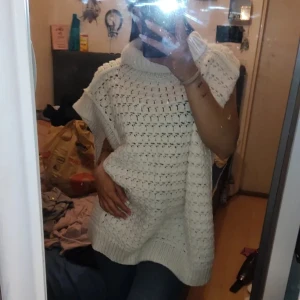 Poncho - Perfekt nu till hösten, egen stickad