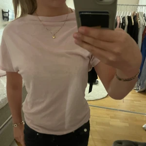 Ljusrosa tröja - Jättesöt tröja från ginatricot som är amvänd fåtal gånger💗