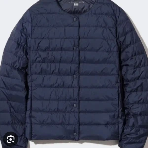 Uniqlo jacka - Uniqlo jacka i mörkblå! Perfekt till hösten!