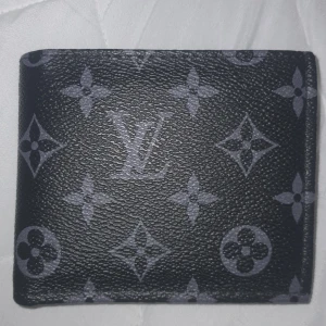 Lv plånbok - Lv plånbok i fint skick. Pris går att diskuteras.