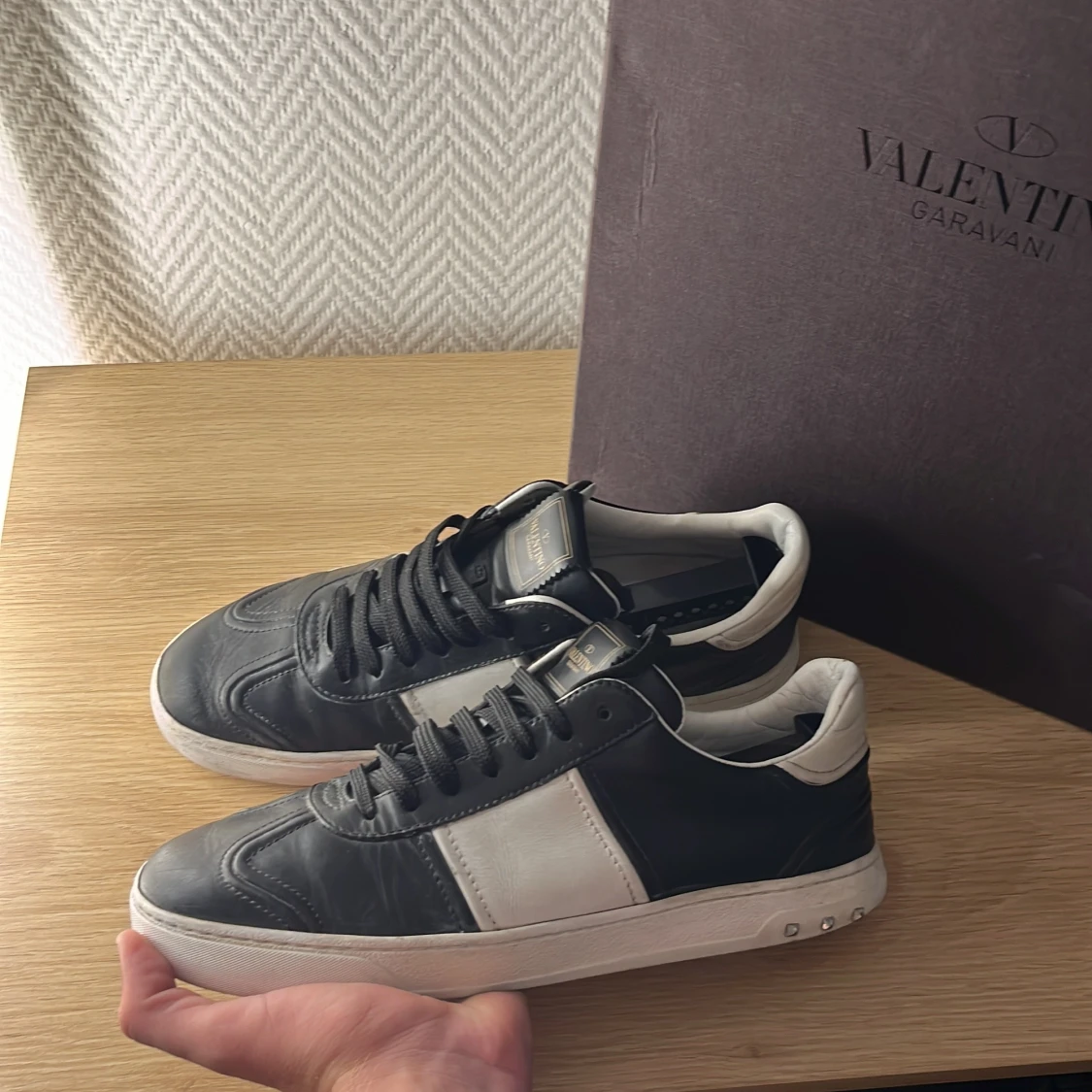 Valentino flycrews 