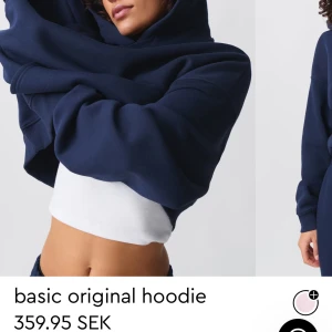 Marinblå hoodie - Supersnygg från Gina, endast använd 2 ggr. Köptes för 359💞