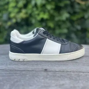 Valentino Flycrews storlek 42 