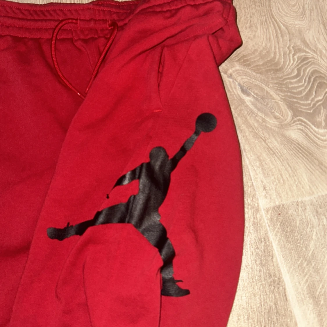 Röda shorts från Jordan - 90